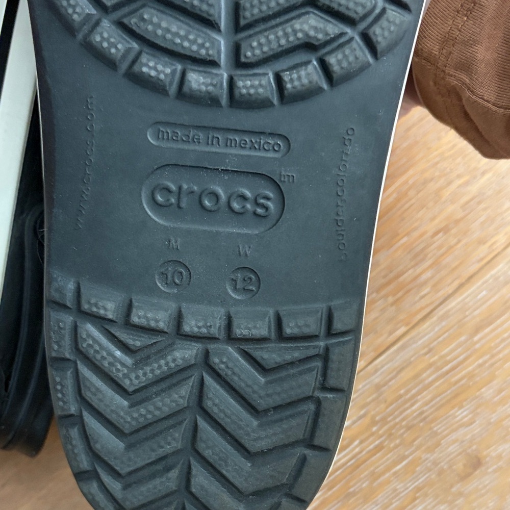 CROCS Black and White Sandals - Picture 5 of 8